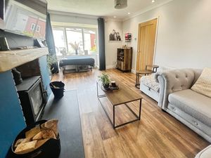 Lounge- click for photo gallery